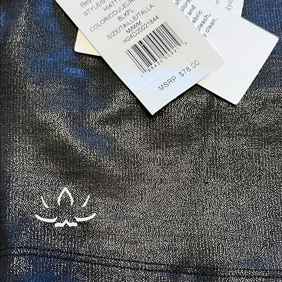 NWT Beyond Yoga Heather Rib Black Shine Glow On Cropped Tank - Picture 5 of 10